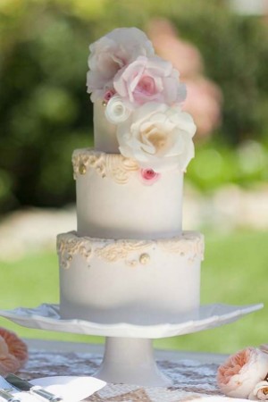 vintage-lace-large-pastel-flowers-wedding-cake